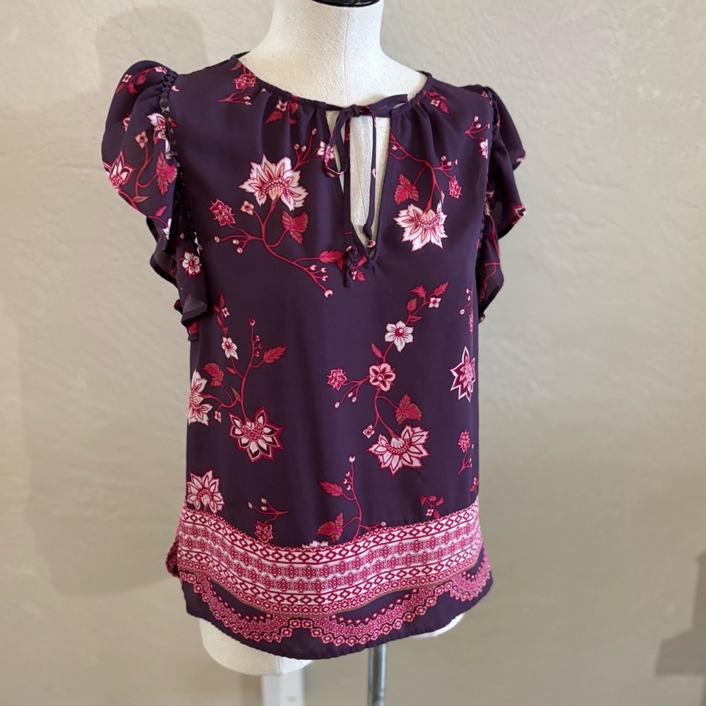 Women's SoHo New York & Co.Floral Keyhole Blouse in Deep Plum Sz-XS